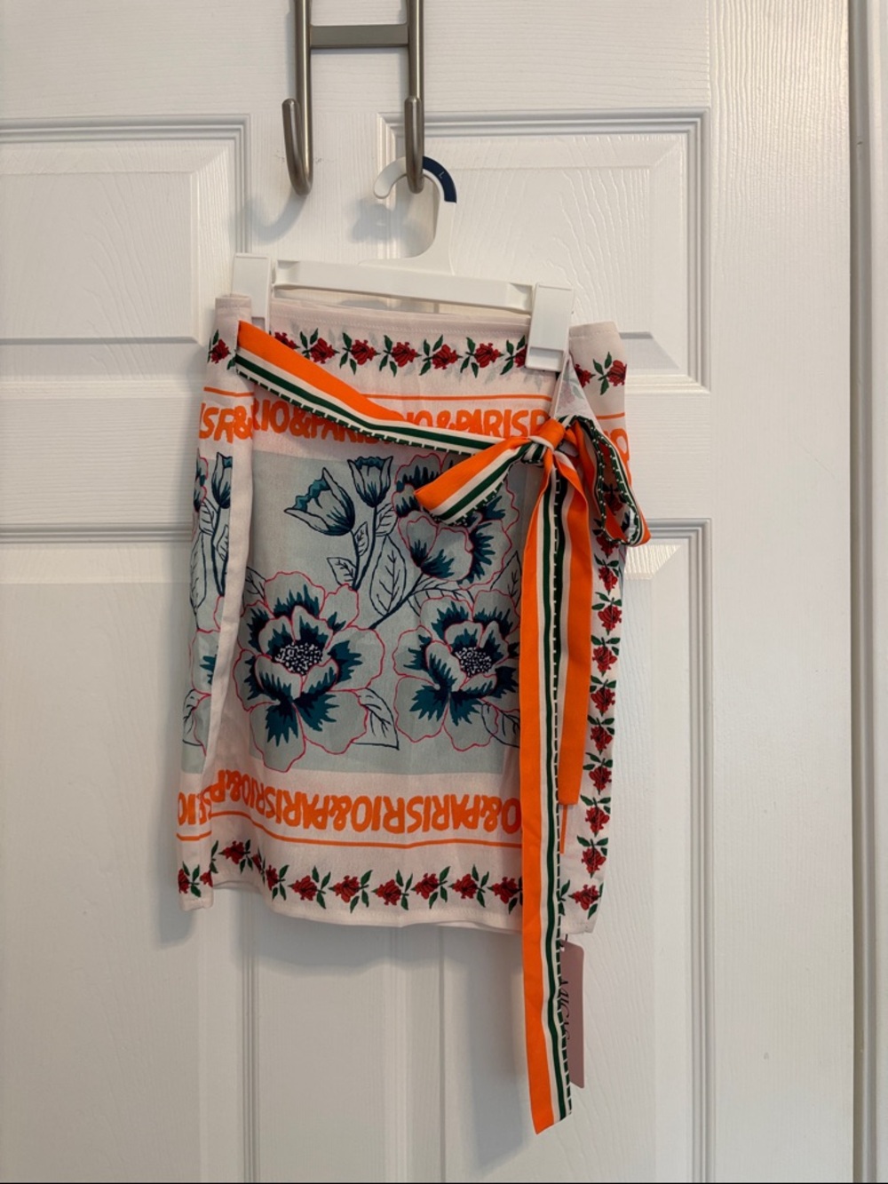 Tie-Waist Floral Print Mini Skirt in White and Orange wsk3